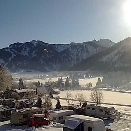 App 1 - Farbennest Mit Fruehstueck Teekueche, Sommerbergbahnen Inkl Tannheim Eksteriør billede