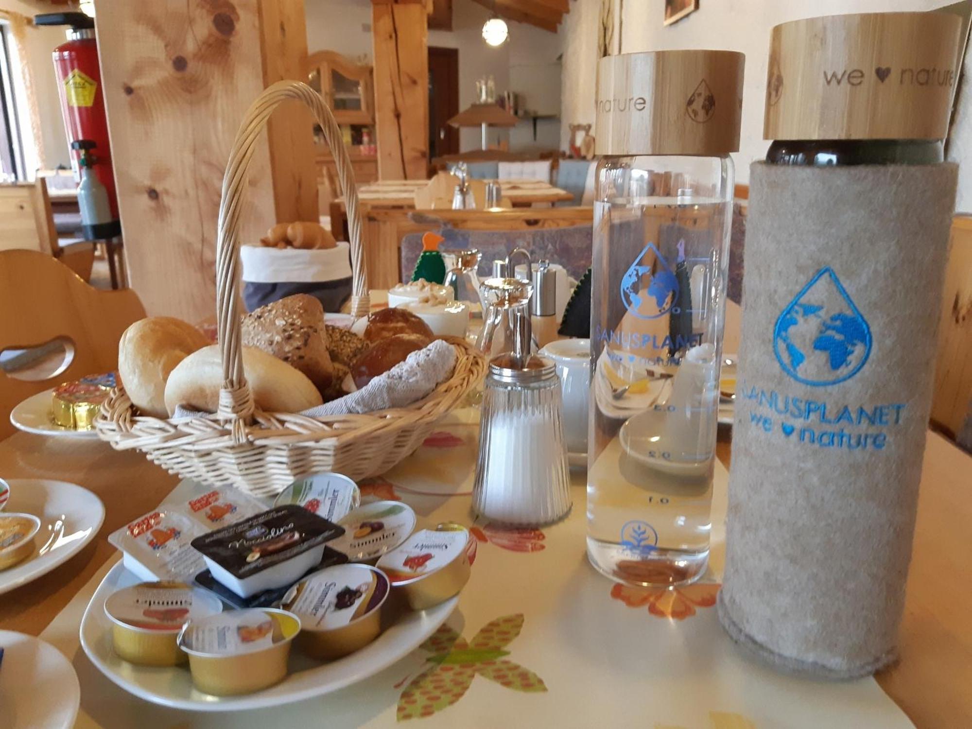 App 1 - Farbennest Mit Fruehstueck Teekueche, Sommerbergbahnen Inkl Tannheim Eksteriør billede
