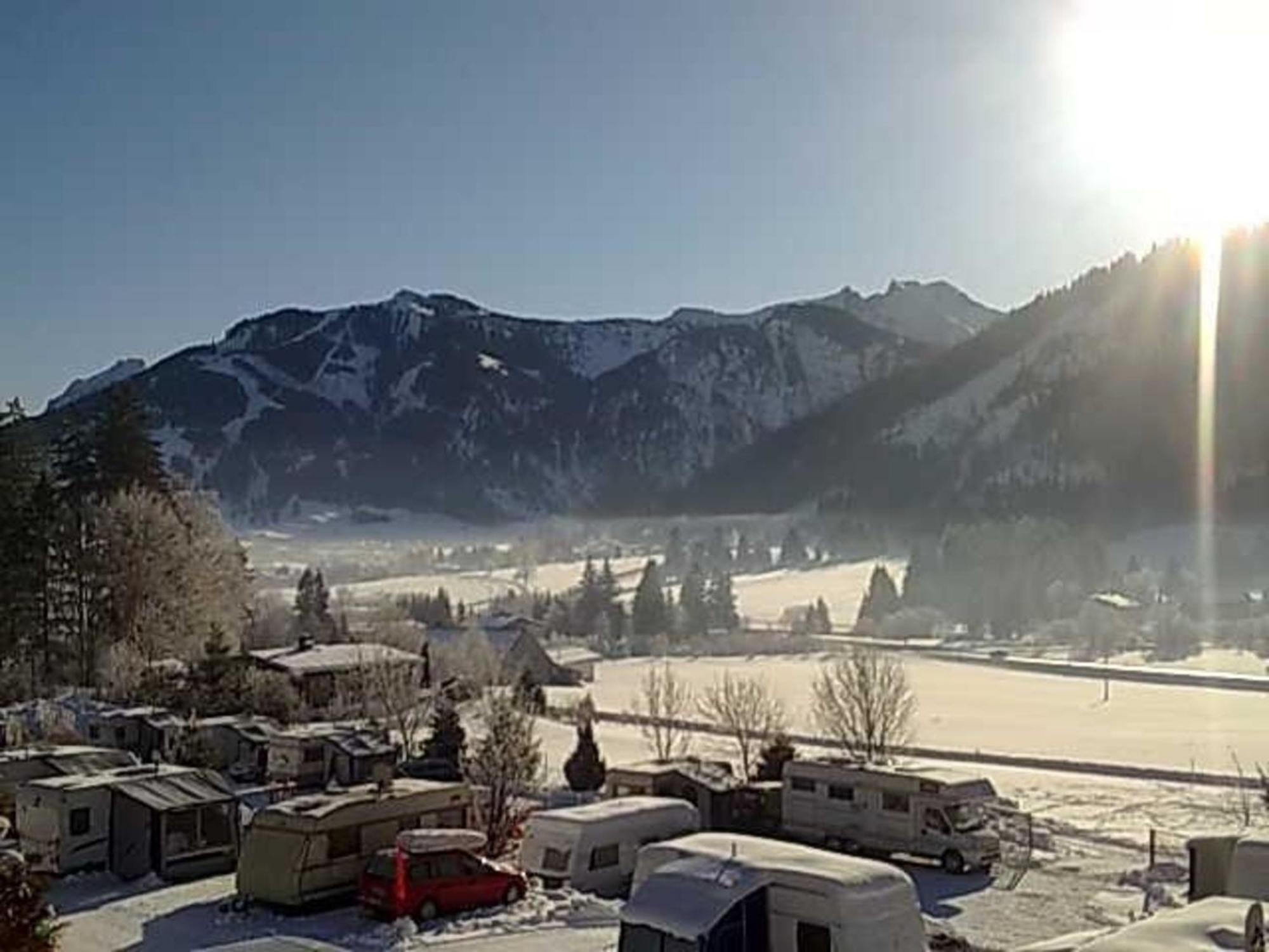 App 1 - Farbennest Mit Fruehstueck Teekueche, Sommerbergbahnen Inkl Tannheim Eksteriør billede